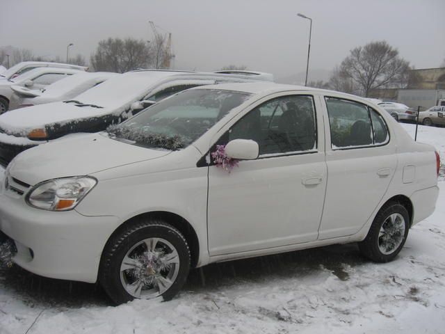 2004 Toyota Platz