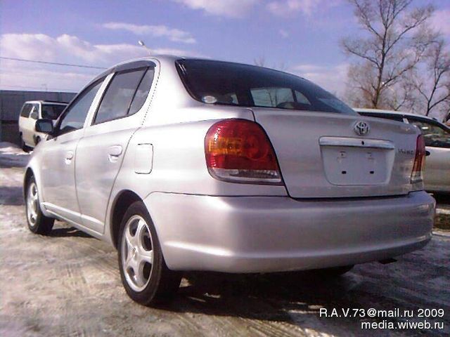 2004 Toyota Platz