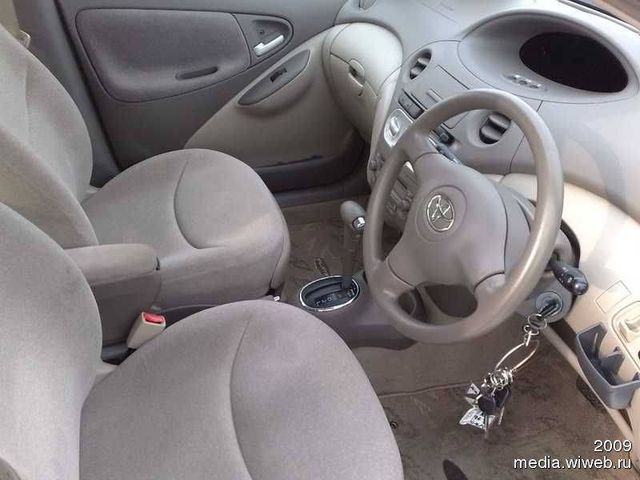 2004 Toyota Platz