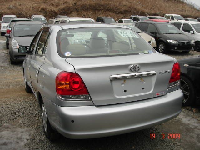 2004 Toyota Platz