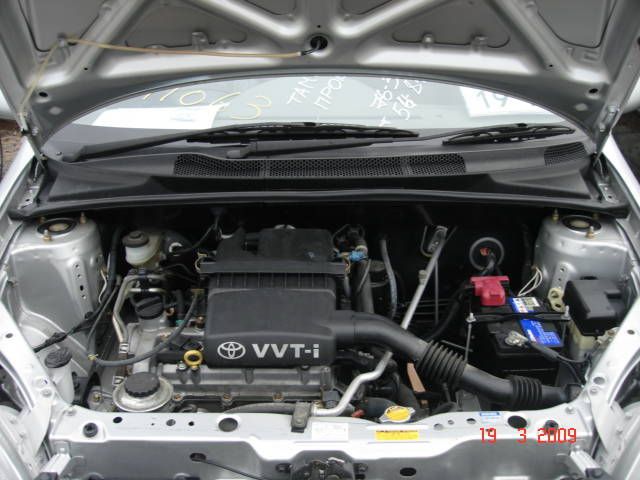 2004 Toyota Platz