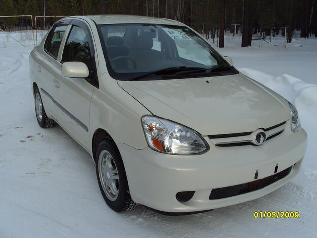 2004 Toyota Platz