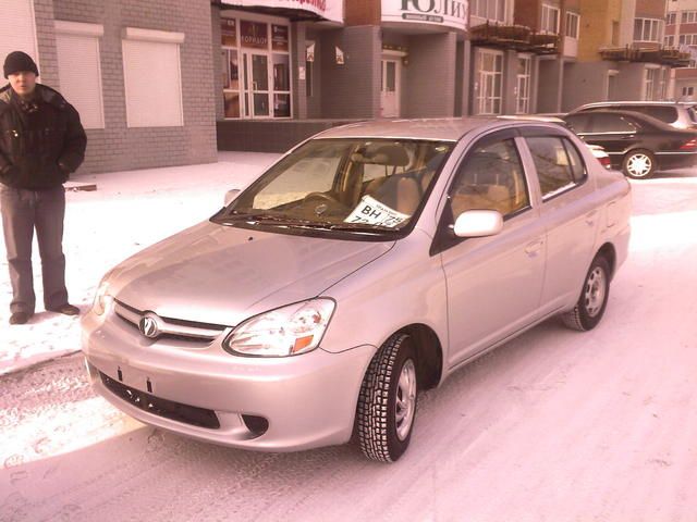 2004 Toyota Platz