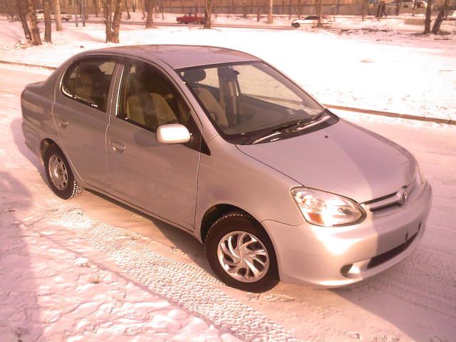 2004 Toyota Platz
