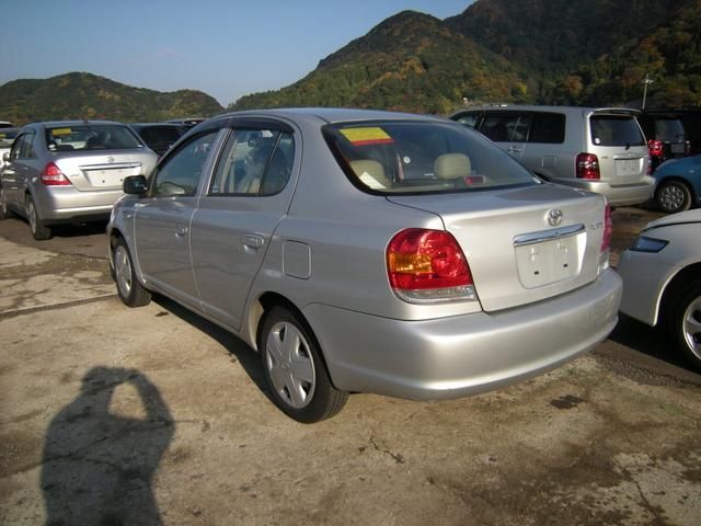 2004 Toyota Platz
