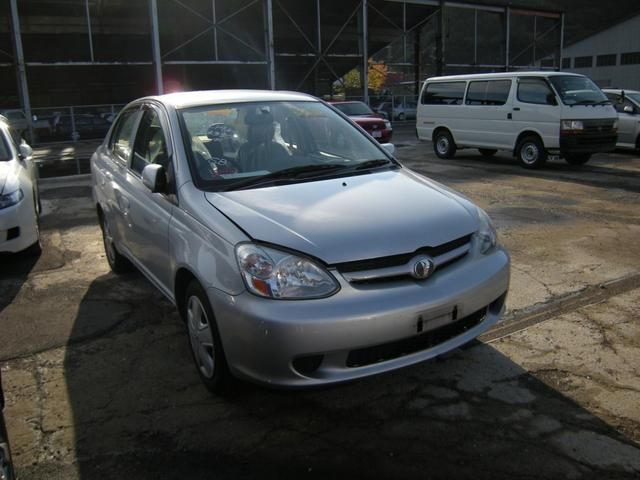 2004 Toyota Platz