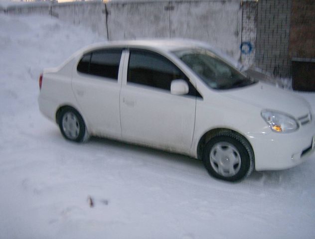 2004 Toyota Platz