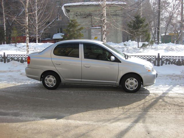 2004 Toyota Platz