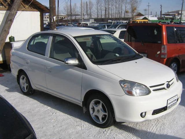 2004 Toyota Platz