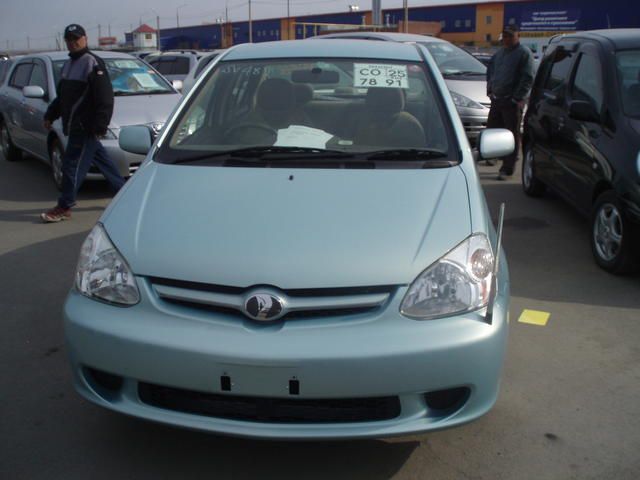 2004 Toyota Platz