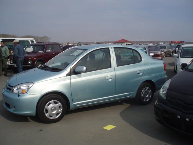 2004 Toyota Platz