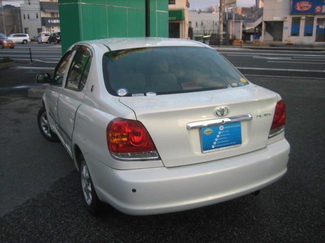 2004 Toyota Platz