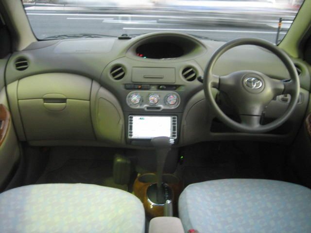 2004 Toyota Platz