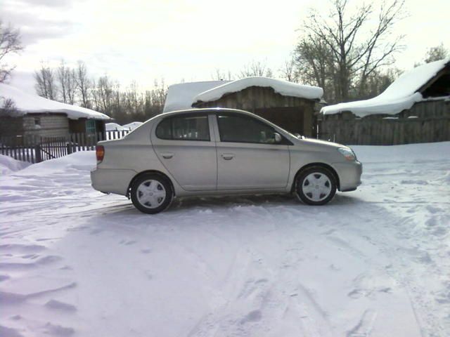 2004 Toyota Platz