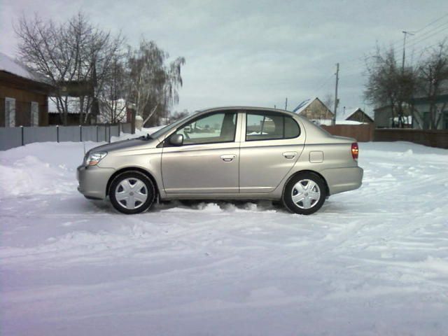 2004 Toyota Platz