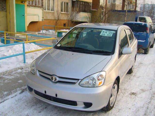 2004 Toyota Platz