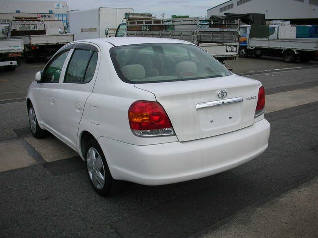 2004 Toyota Platz