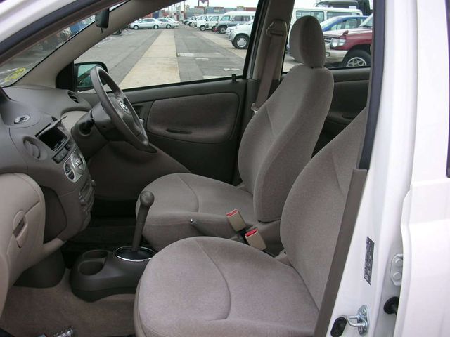 2004 Toyota Platz