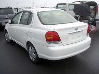 2004 Toyota Platz Pics