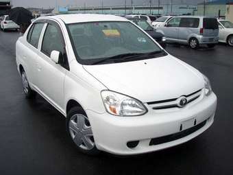 2004 Toyota Platz Pictures