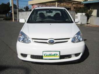 2004 Toyota Platz Photos