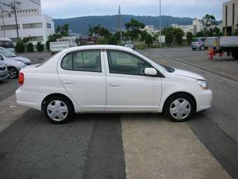 2004 Toyota Platz Pictures