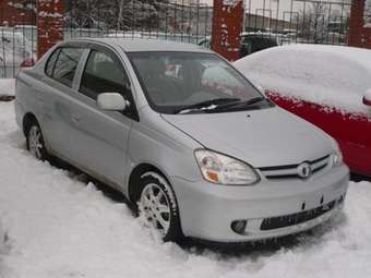 2004 Toyota Platz Photos