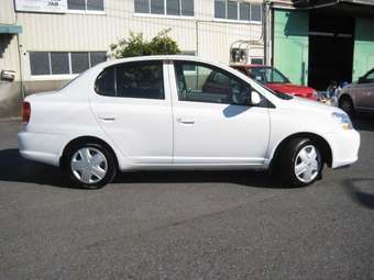 2004 Toyota Platz Pics