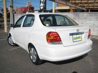 2004 Toyota Platz Pictures