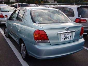2004 Toyota Platz Photos