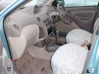 2004 Toyota Platz Photos