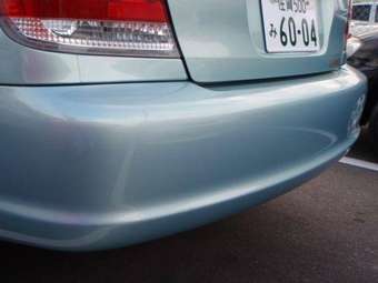 2004 Toyota Platz Images