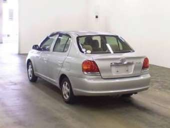 2004 Toyota Platz Photos