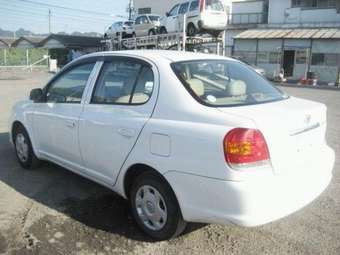 2004 Toyota Platz Images