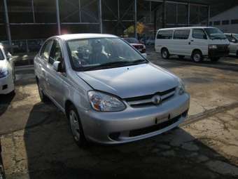 2004 Toyota Platz Photos