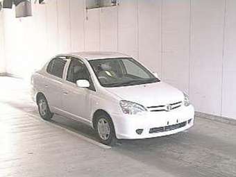 2004 Toyota Platz Pics