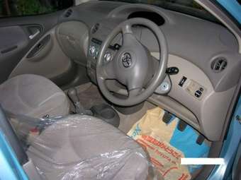 2004 Toyota Platz Photos