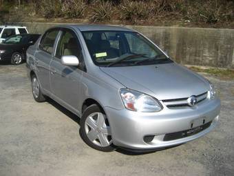 2004 Toyota Platz Photos