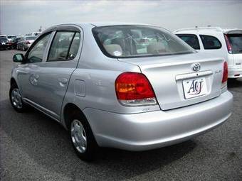 2004 Toyota Platz Photos