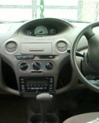 2004 Toyota Platz Images