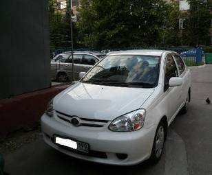 2004 Toyota Platz Photos