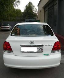 2004 Toyota Platz Photos