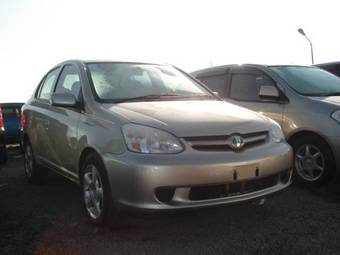 2004 Toyota Platz Photos