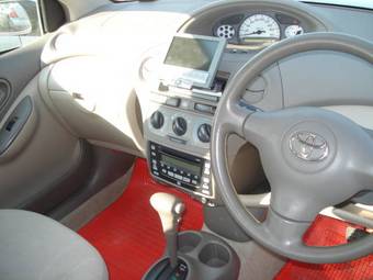 2004 Toyota Platz Photos