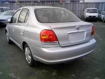 2004 Toyota Platz Pictures