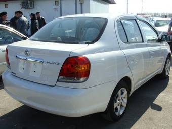 2004 Toyota Platz Photos