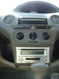 2004 Toyota Platz Photos
