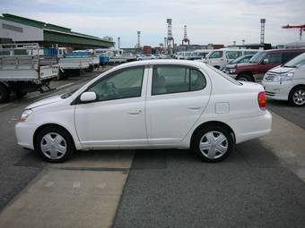 2004 Toyota Platz Pictures