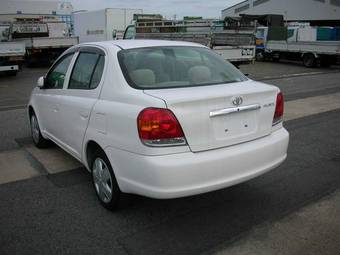 2004 Toyota Platz Photos