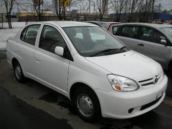 2004 Toyota Platz Photos